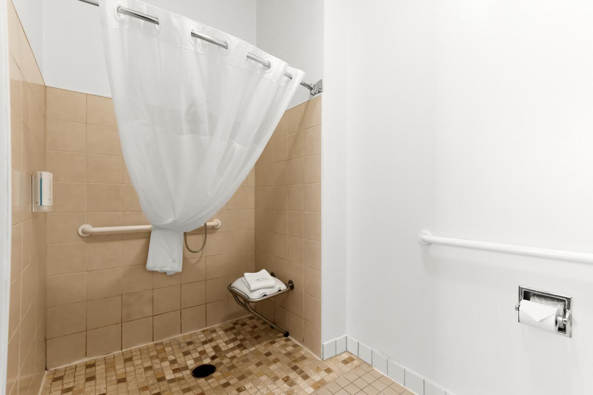 Clarion Downtown 3*